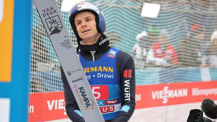 Zufrieden sieht aus: Andreas Welling symbolisiert das deutsche Abschneiden in Innsbruck.