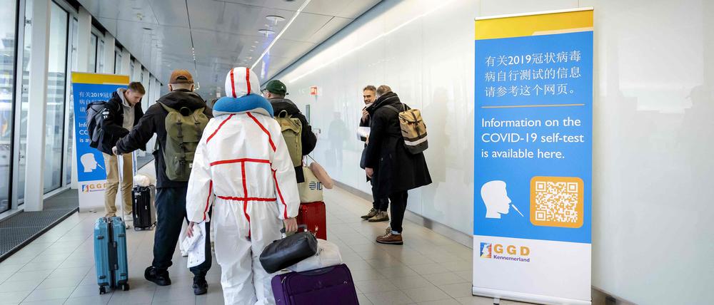 Reisende am Flughafen in China.