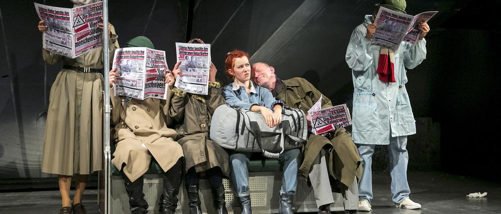 Frischer Blick auf ein Kultstück: Im Grips Theater fährt ab 20. März eine neue „Linie 1“.