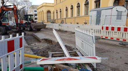 Die Dauerbaustelle auf der Regattastraße in Berlin-Grünau 