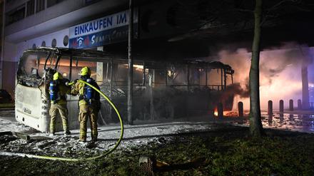 Der brennende Reisebus an der Sonnenallee ist zu einem Synonym für die Ausschreitungen in der Silvesternacht geworden.