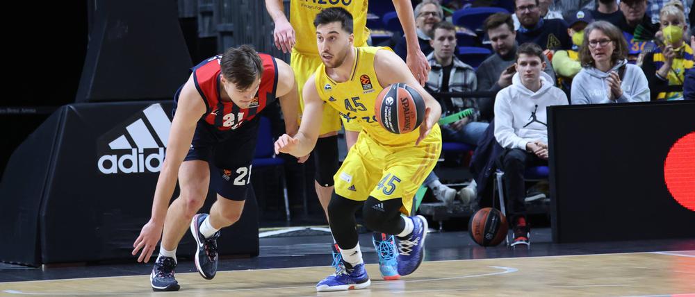 Tamir Blatt (am Ball) zeigte mit Alba weiter aufsteigende Form.