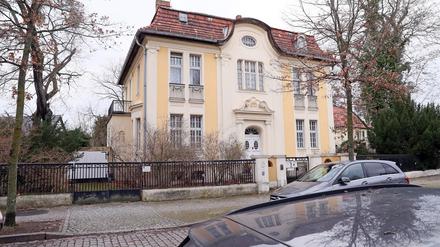 Diese repräsentative Villa in der Böcklinstraße steht zum Verkauf. 