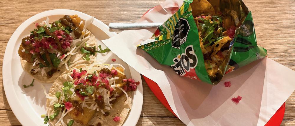 Chips mit Shrimps, der perfekte Partysnack in der Markthalle Pfefferberg.