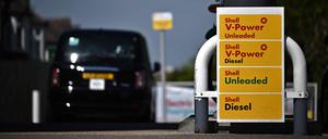 Eine Shell-Tankstelle.