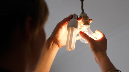 Auch Energiesparlampen können einen Unterschied machen.