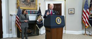 US-Präsident Joe Biden spricht im Weißen Haus. 