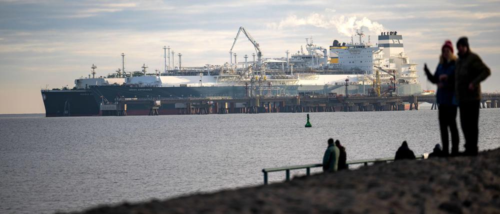 Erstmals seit der Eröffnung des Terminals in Wilhelmshaven ist ein Tanker mit einer vollständigen Ladung Flüssigerdgas (LNG) dort angekommen.