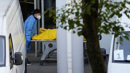 Den offiziellen Zahlen zufolge sind in China bislang nur 22 Menschen an Corona gestorben. 