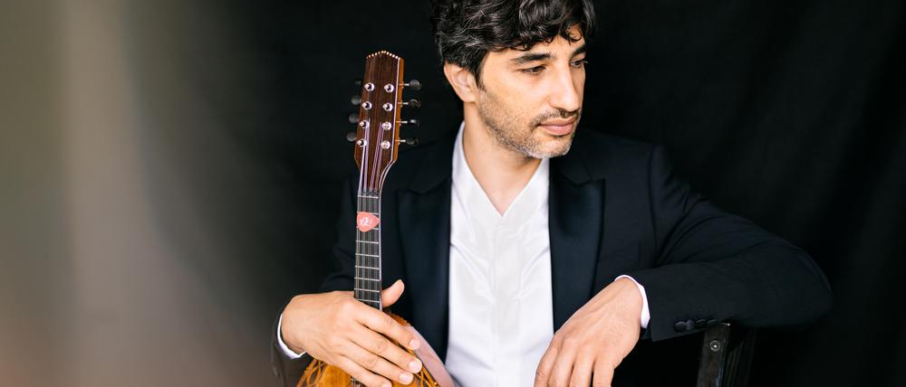 Avi Avital wurde 1978 in Israel geboren. Er lebt in Berlin. 