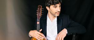 Avi Avital wurde 1978 in Israel geboren. Er lebt in Berlin. 