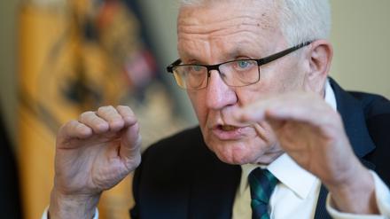 Winfried Kretschmann (Bündnis 90/Die Grünen) ist Ministerpräsident von Baden-Württemberg.