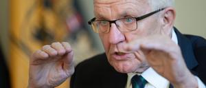 Winfried Kretschmann (Bündnis 90/Die Grünen) ist Ministerpräsident von Baden-Württemberg.
