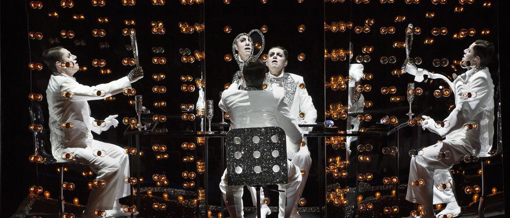 Im Spiegel: „Dorian“ mit Christian Friedel
 