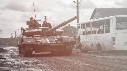 Ein ukrainischer Panzer  in der Region Donezk
