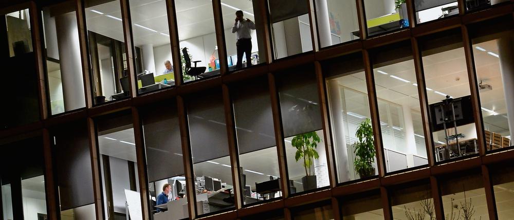 In Deutschland sind einem Medienbericht zufolge im vergangenen Jahr rund 1,3 Milliarden Überstunden angefallen.