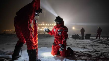 Aufeinander angewiesen sind Forschende etwa bei Expeditionen, hier die Mosaic-Expedition im September 2019 in der Arktis. 