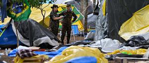 Soldaten nach der Räumung des Camps der Bolsonaro-Anhänger.