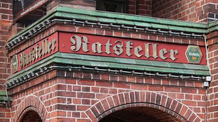 Der Eingang zum Ratskeller in Babelsberg.