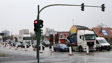 Verkehrslage, Verkehrsaufkommen Nuthestraße/Berliner Straße in Potsdam.