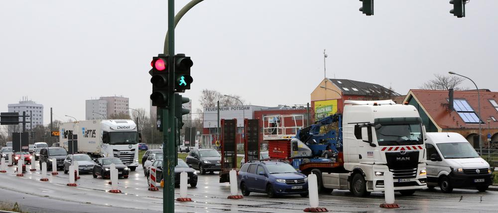Verkehrslage, Verkehrsaufkommen Nuthestraße/Berliner Straße in Potsdam.