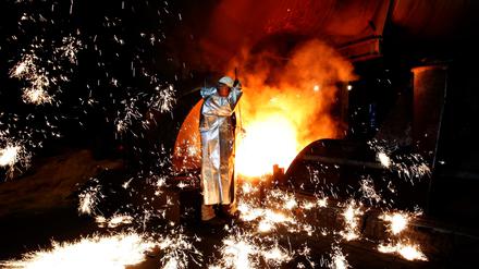Schwerindustrie am Rhein in Duisburg: Thyssen-Krupp Steel steht dort vor schweren Zeiten. 