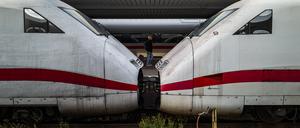 Die Deutsche Bahn soll dazu beitragen die Klimaziele zu erreichen. Berechnungen zeigen: Das könnte schwierig werden.