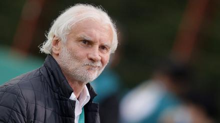 Rudi Völler überlegt angeblich, ob er noch mal Vollzeit arbeitet.