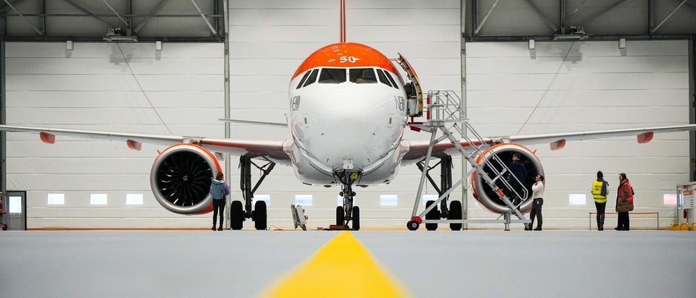 Am Dienstag noch in Ägypten, stand dieser Airbus A320 Neo am Mittwoch frisch gewartet im neuen Easyjet-Wartungshangar auf dem BER.