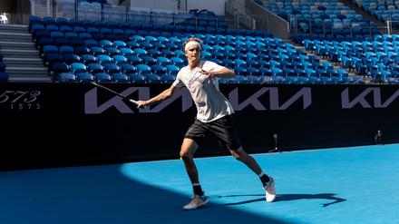 Alexander Zverev aus Deutschland in Aktion während einer Trainingseinheit im Melbourne Park.