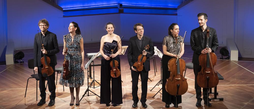 Christoph von der Nahmer, Cornelia Gartemann, Martin von der Nahmer, Julia Gartemann, Solène Kermarrec und Bruno Delepelaire im Konzert.