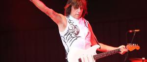 Große Geste, großer Ton. Jeff Beck 2011 im Hamburger Stadtpark.