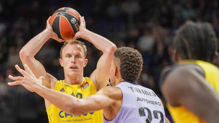 Kennen sich von den Kanaren. Luke Sikma (links) und Walter Tavares.