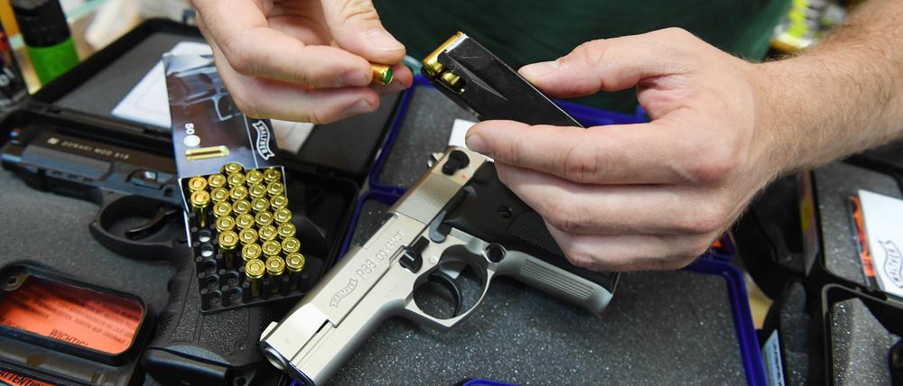 Die Liberalen stören sich dem Vernehmen nach auch daran, dass sich Faesers Vorstoß nur auf legale Waffen beziehe (Symbolbild).