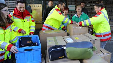 Bei der Kältehilfe-Aktion des ASB sind 60 Schlafsäcke und 70 Pflege-Sets für obdachlose und wohnungslose Menschen verteilt worden.