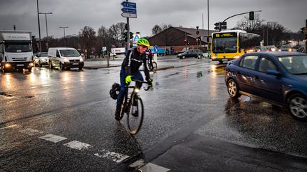 Die Kreuzung Beusselstraße / Beusselbrücke / Goerdelerdammbrücke / Seestraße Auffahrt Autobahn A100 / Saatwinkler Damm gehört zu den Unfallschwerpunkten in Berlin.
