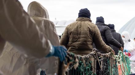 Private Rettungsschiffe müssen künftig einen weiten Weg zu den zugewiesenen Häfen zurücklegen. 