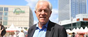 Hans Kollhoff, Architekt, der einen Masterplan für Hochhäuser am Alex erstellt hat ; fotografiert auf dem Alexanderplatz in Berlin-Mitte.
Foto: Thilo Rückeis