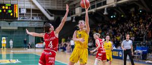Alba (rechts Nina Rosemeyer gegen Noortje Driessen) verlor in eigener Halle gegen Osnabrück.  