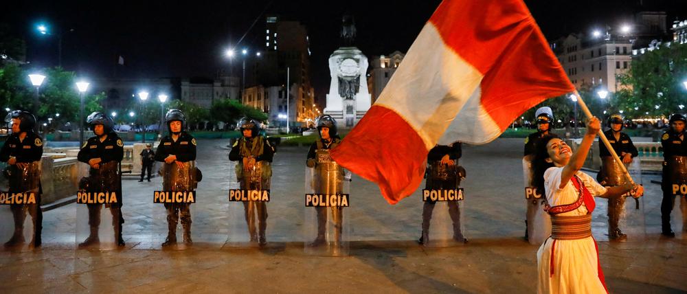 Mit dem Notstandsdekret in Peru werden in den betroffenen Regionen Lima, Cusco, Callao und Puno mehrere verfassungsmäßige Rechte ausgesetzt.