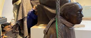 Die Bronzeplastik des Käthe-Kollwitz-Museums in Berlin.