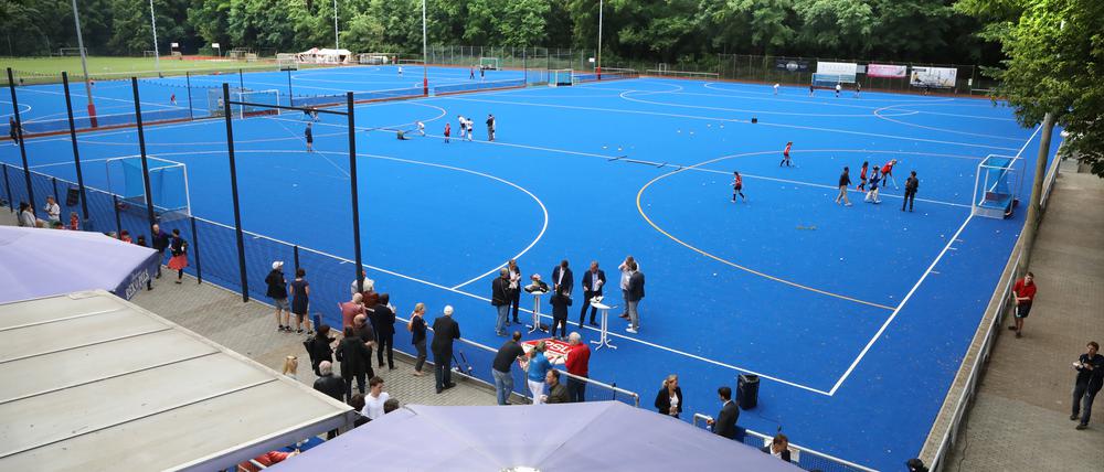 Sportkurse wie Hockey werden im neuen Portal angezeigt.