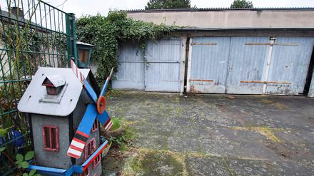 Die Garage auf dem durchsuchten Grundstück in Castrop-Rauxel.