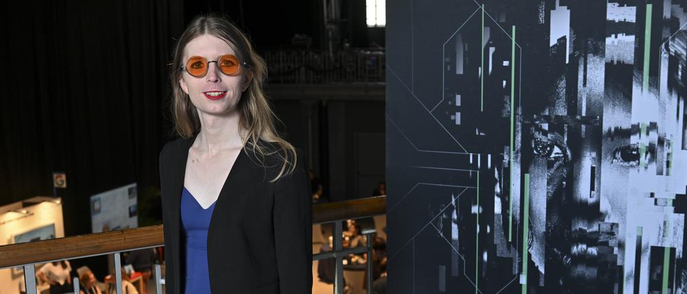 Chelsea Manning bei einer Konferenz in Brüssel 2022.