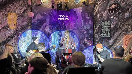 Mavka im Space Meduza.