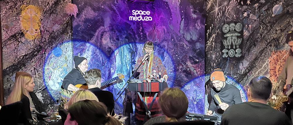 Mavka im Space Meduza.