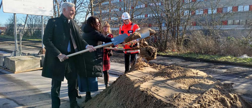 Erster Spatenstich: Der Umbau des Verkehrsknotens Marzahn hat begonnen