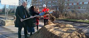 Erster Spatenstich: Der Umbau des Verkehrsknotens Marzahn hat begonnen