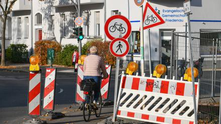 Symbolbild Berliner Verkehrspolitik, hier: Friedrich-Wilhelm-Platz, Friedenau.