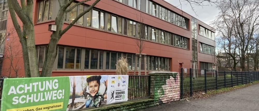 Die Schule in der Nöldnerstraße.